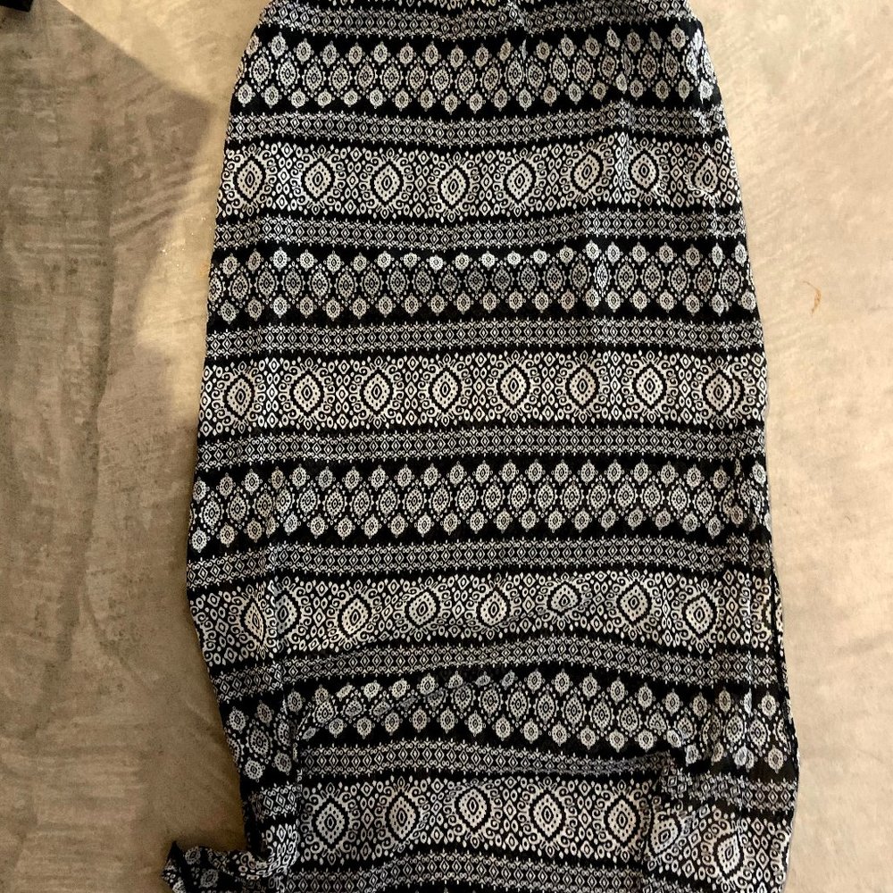 Long black and white boho skirt!